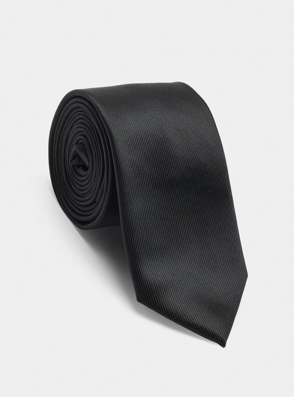 Smal svart slips