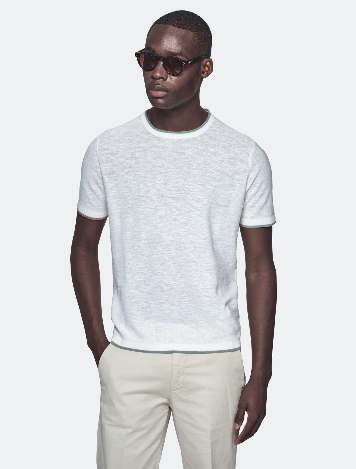 T-shirt i bomull och linne med kontrastdetaljer