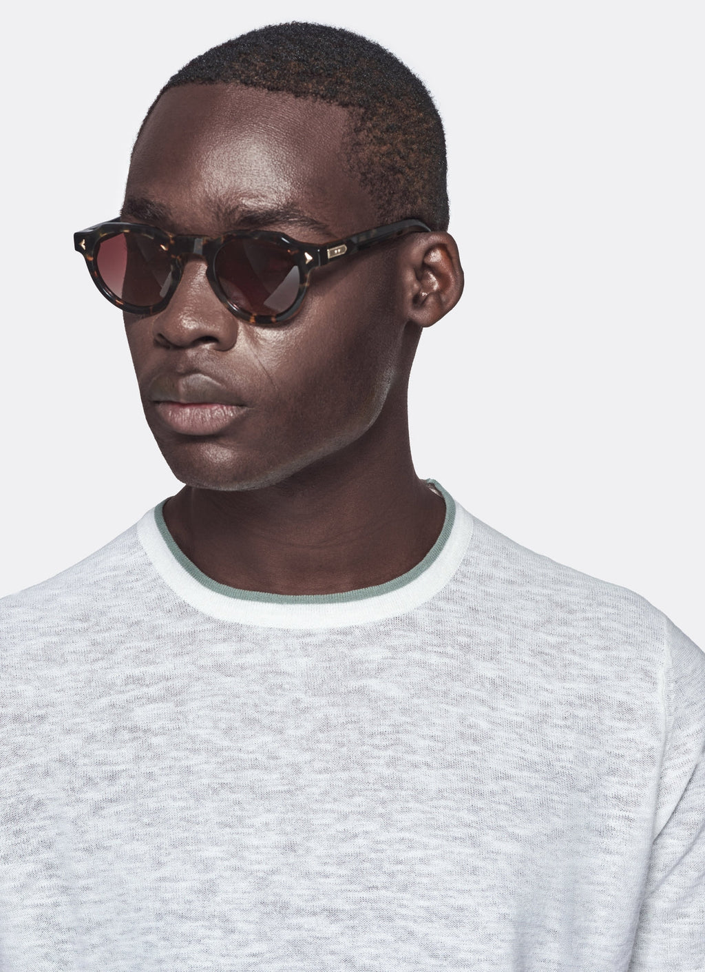T-shirt i bomull och linne med kontrastdetaljer