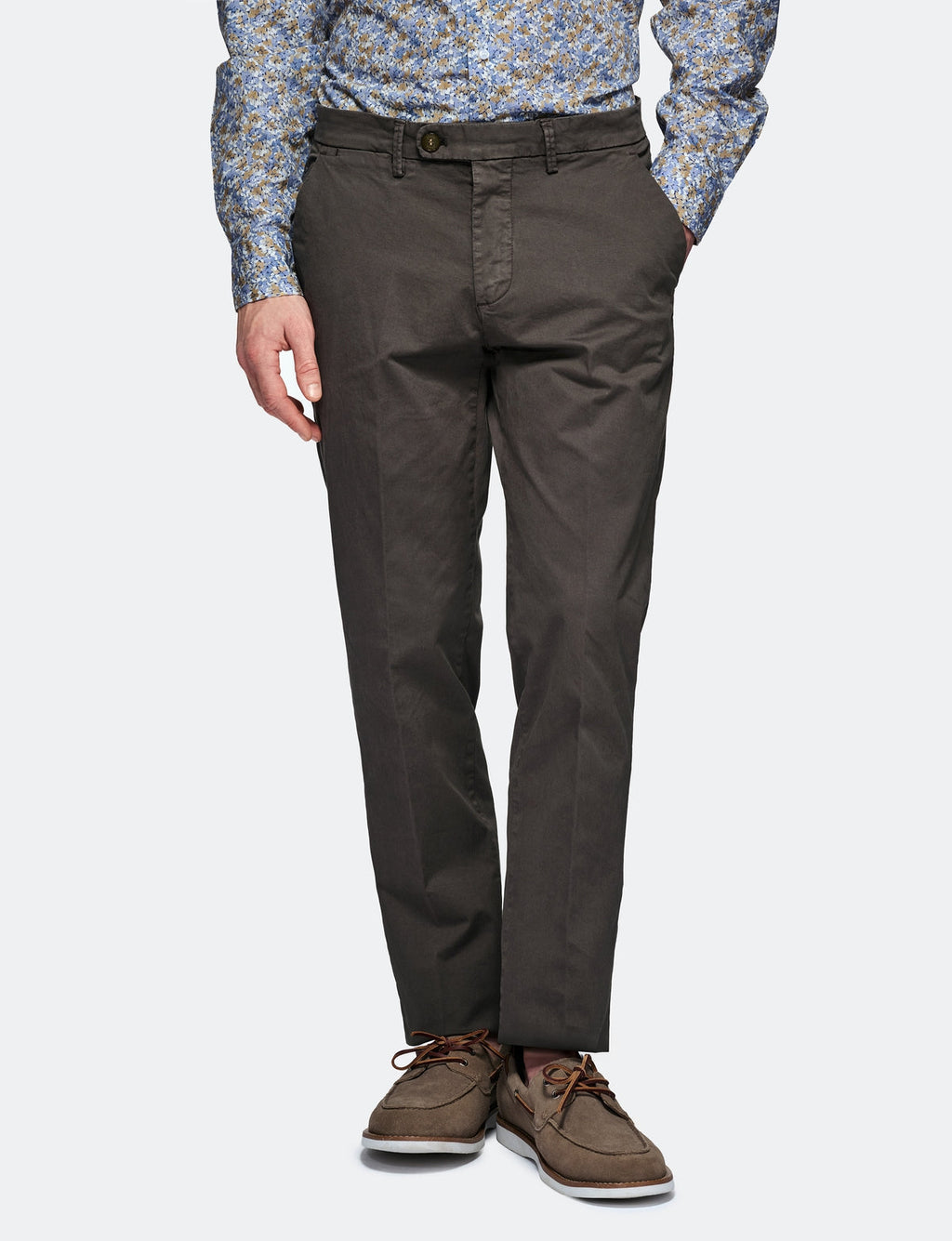 Chinos i gabardin