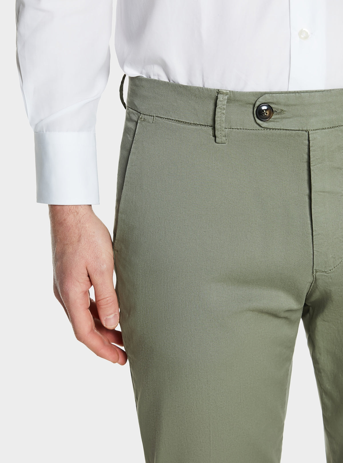 Chinos i gabardin